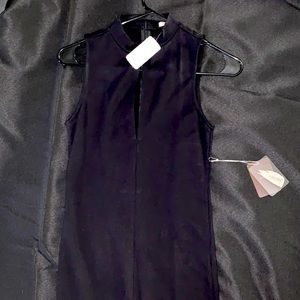 XS sleeveless little black dress
